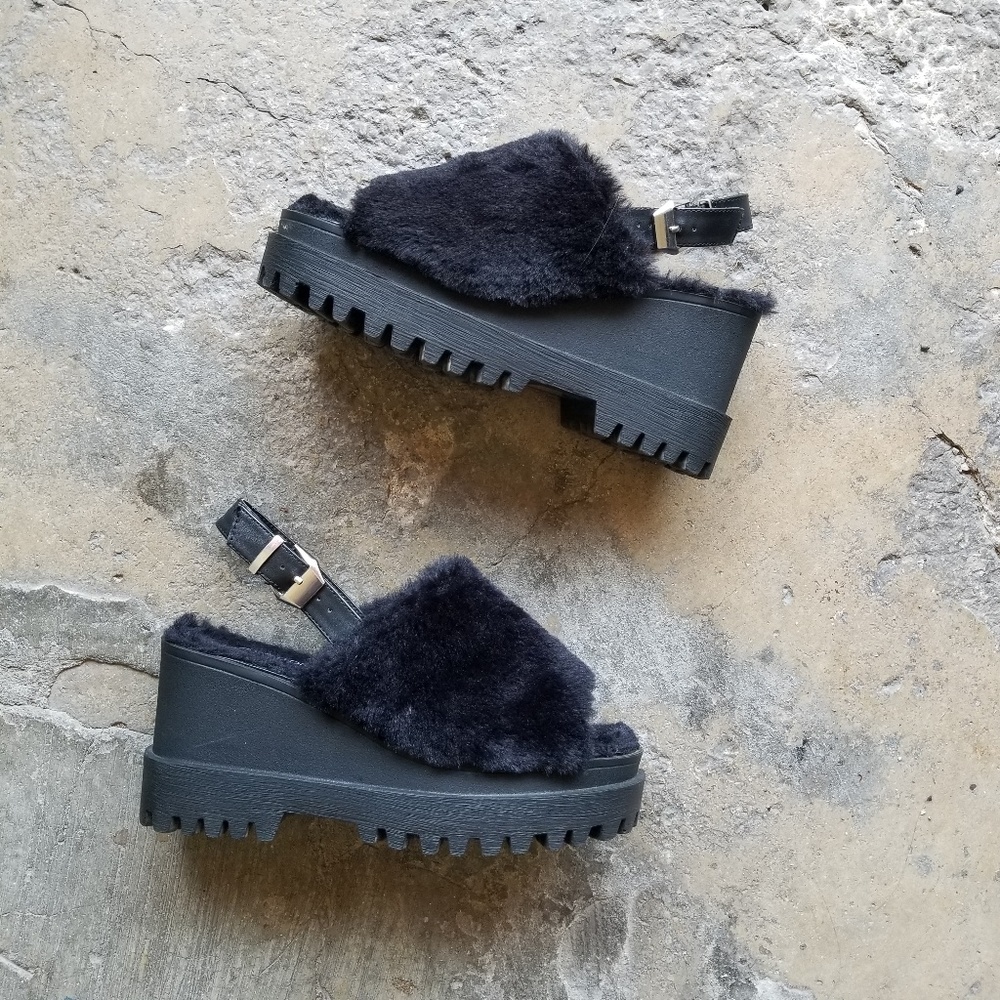 Fuzzy platform sandals